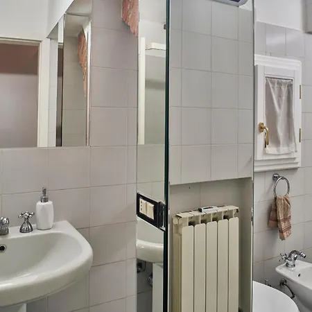 Titti - Large Apartment Siena